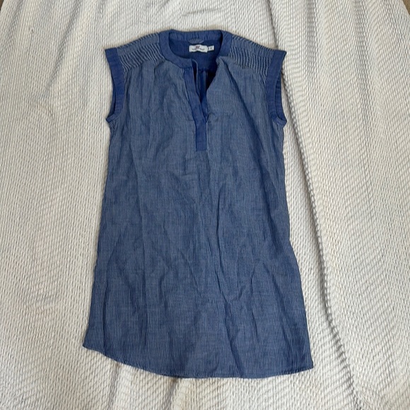 Vineyard Vines coverup - Picture 1 of 2